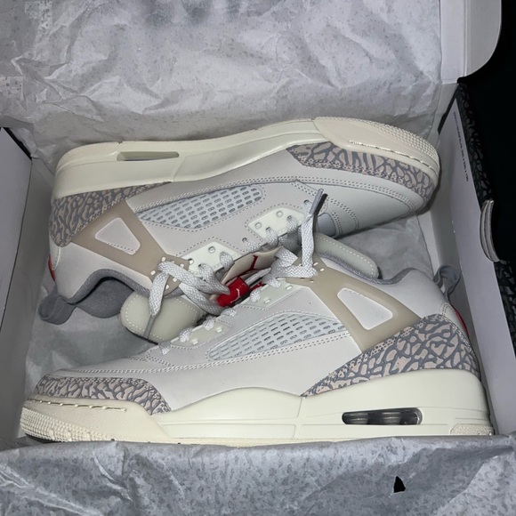 Jordan spizike lows only been put on to try on never worn outside brand new
